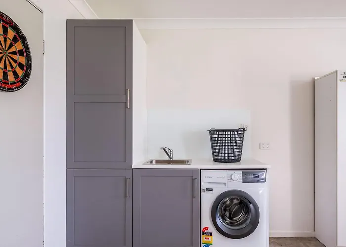 Sandy Dunes Retreat Pet-Friendly Wurtulla Home